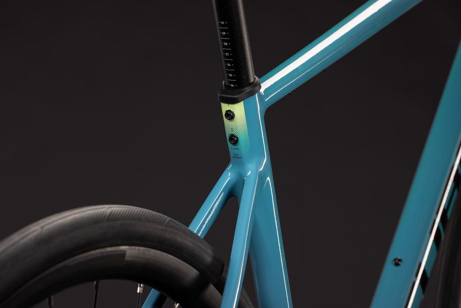 CUBE 27 Attain Pro surfblue n black