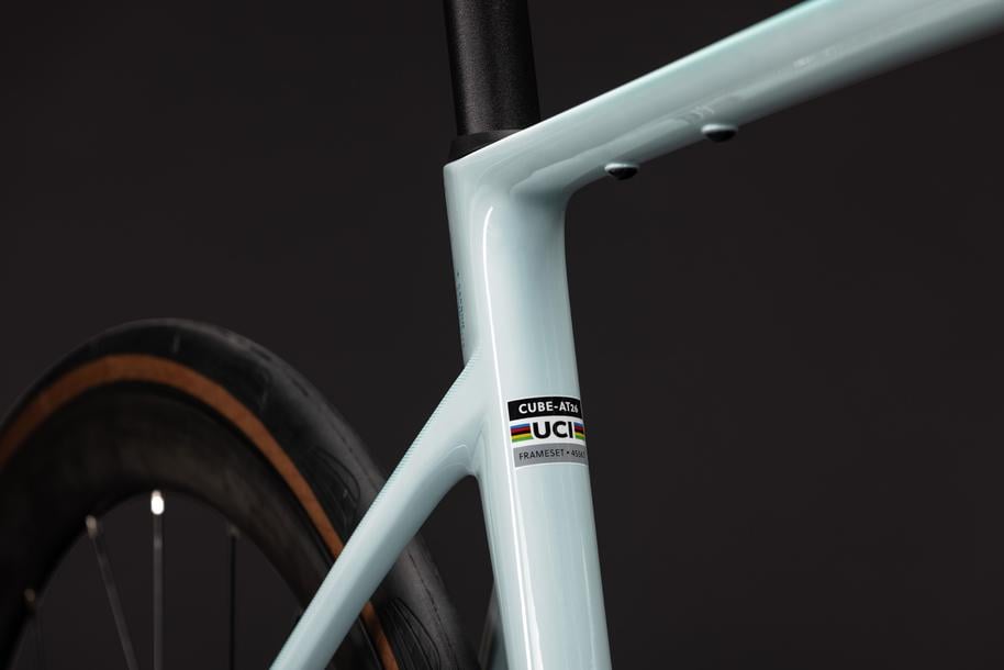 CUBE 27 Attain C:62 Race frostymint n mint