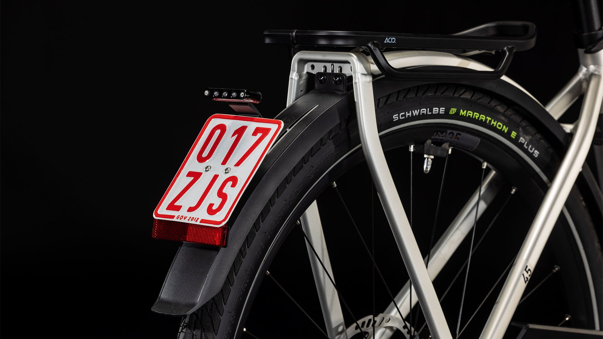 CUBE 26 Kathmandu Hybrid 45 750 Trapez