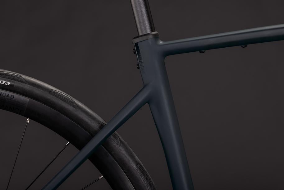 CUBE 27 Attain SLX black n chrome