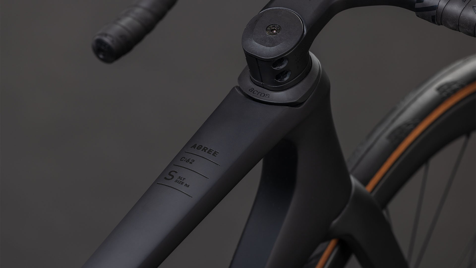 CUBE 26 Agree C:62 SLT black n black