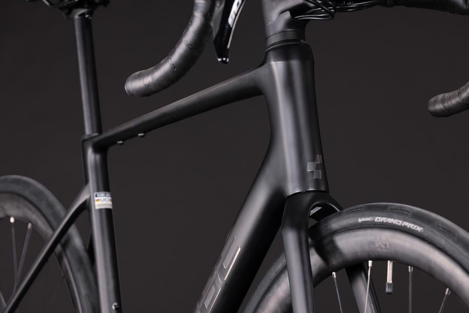 CUBE 27 Attain C:62 Race carbon n coalchrome