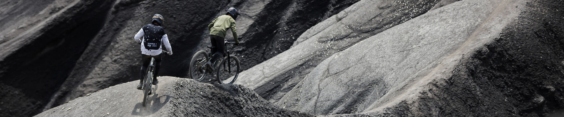 CUBE Fully Mountainbike mit Federung auf Trail
