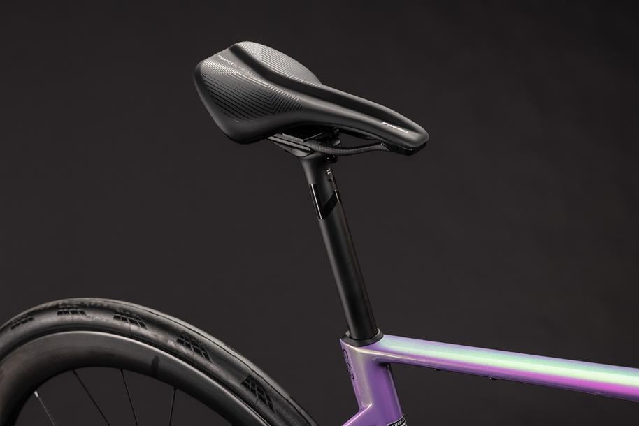 CUBE 27 Attain C:62 SLT cosmicpurple n black