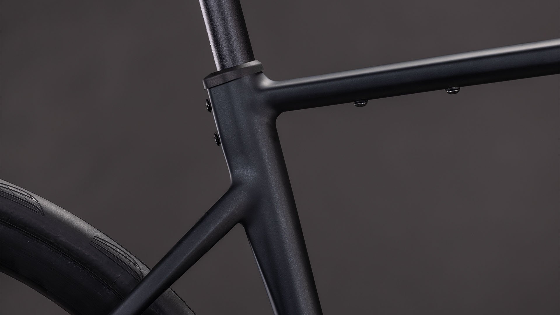 CUBE 26 Attain SLX coal n prism