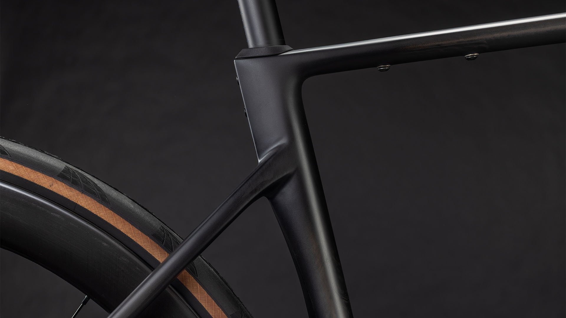 CUBE 26 Attain C:62 SLT carbon n coalchrome
