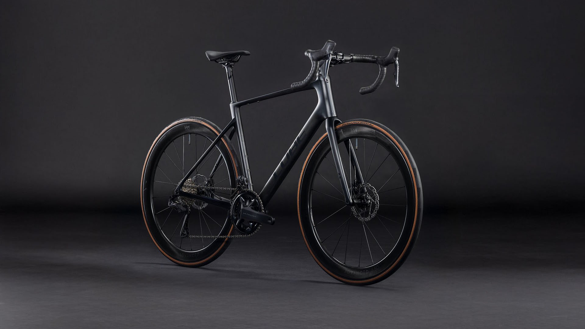 CUBE 26 Attain C:62 SLT carbon n coalchrome