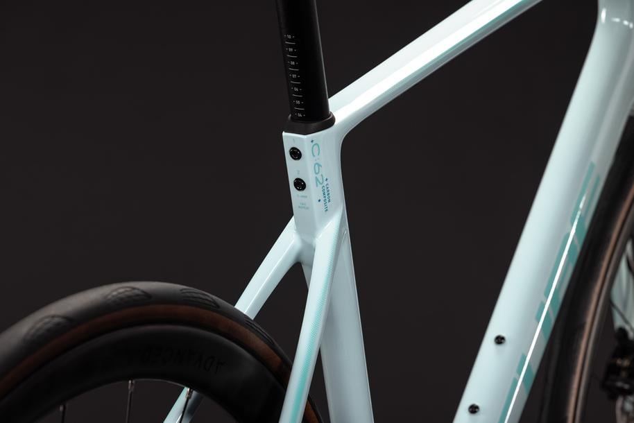 CUBE 27 Attain C:62 Race frostymint n mint