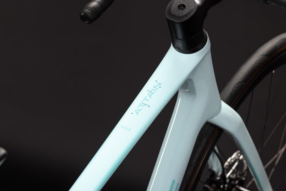 CUBE 27 Attain C:62 Race frostymint n mint