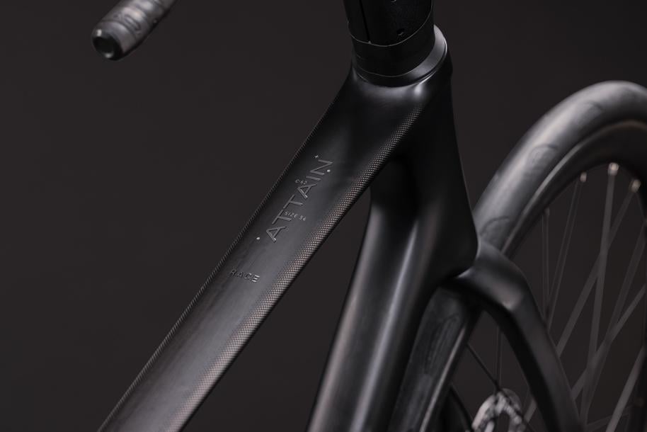 CUBE 27 Attain C:62 Race carbon n coalchrome