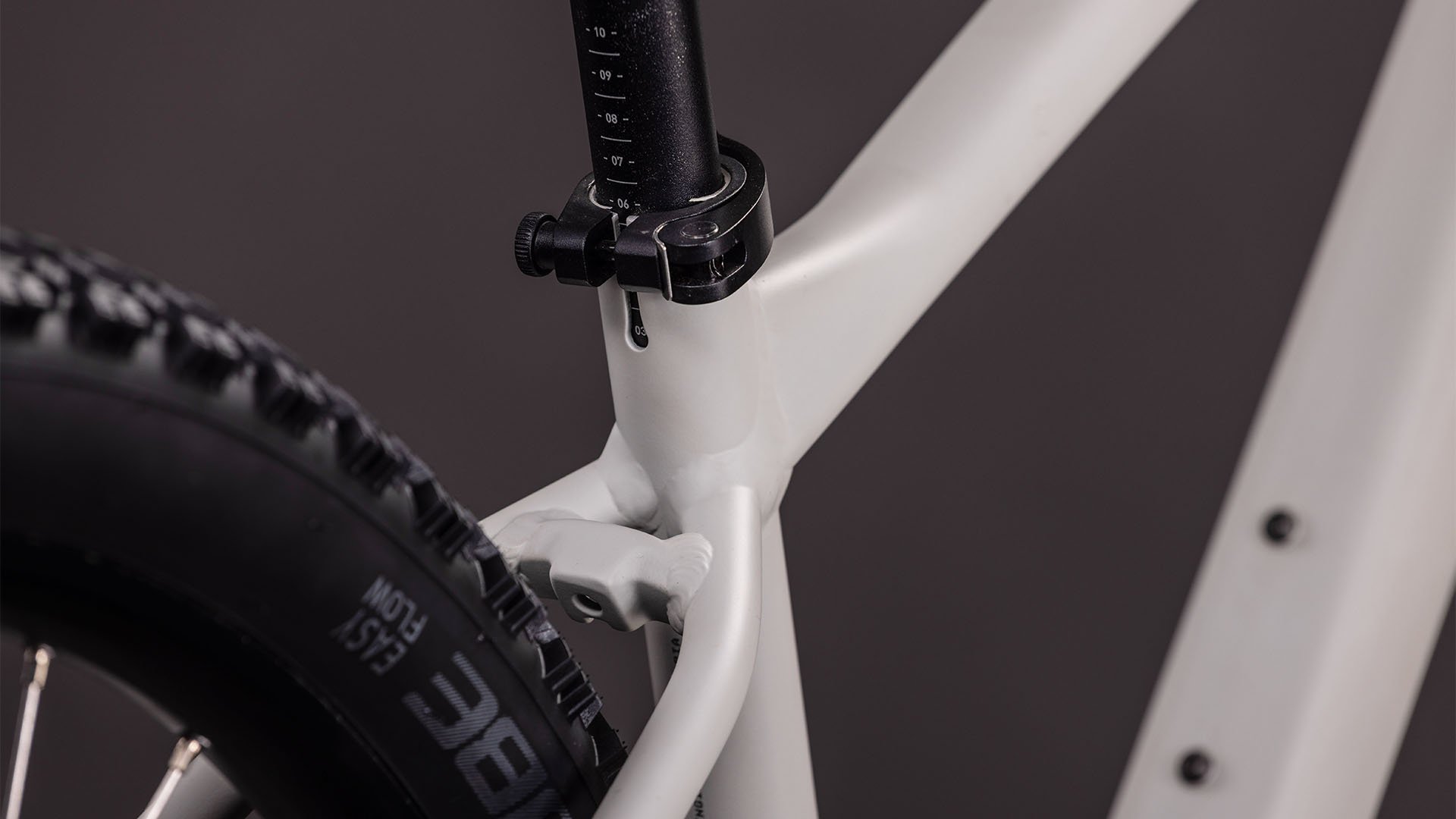 CUBE 26 Aim Pro greige n titan