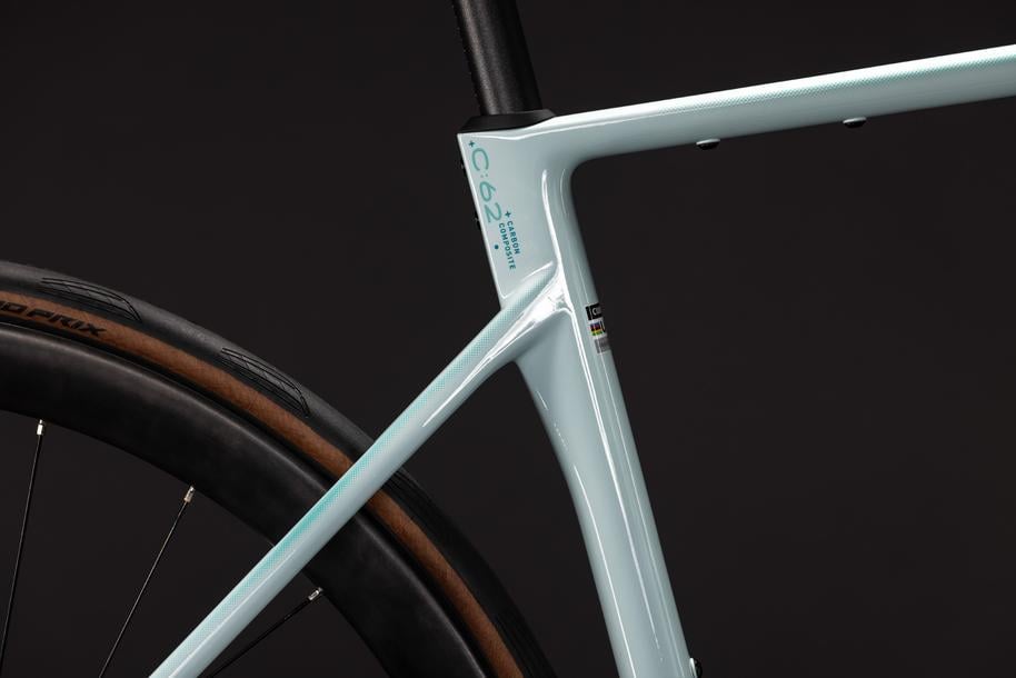 CUBE 27 Attain C:62 Race frostymint n mint