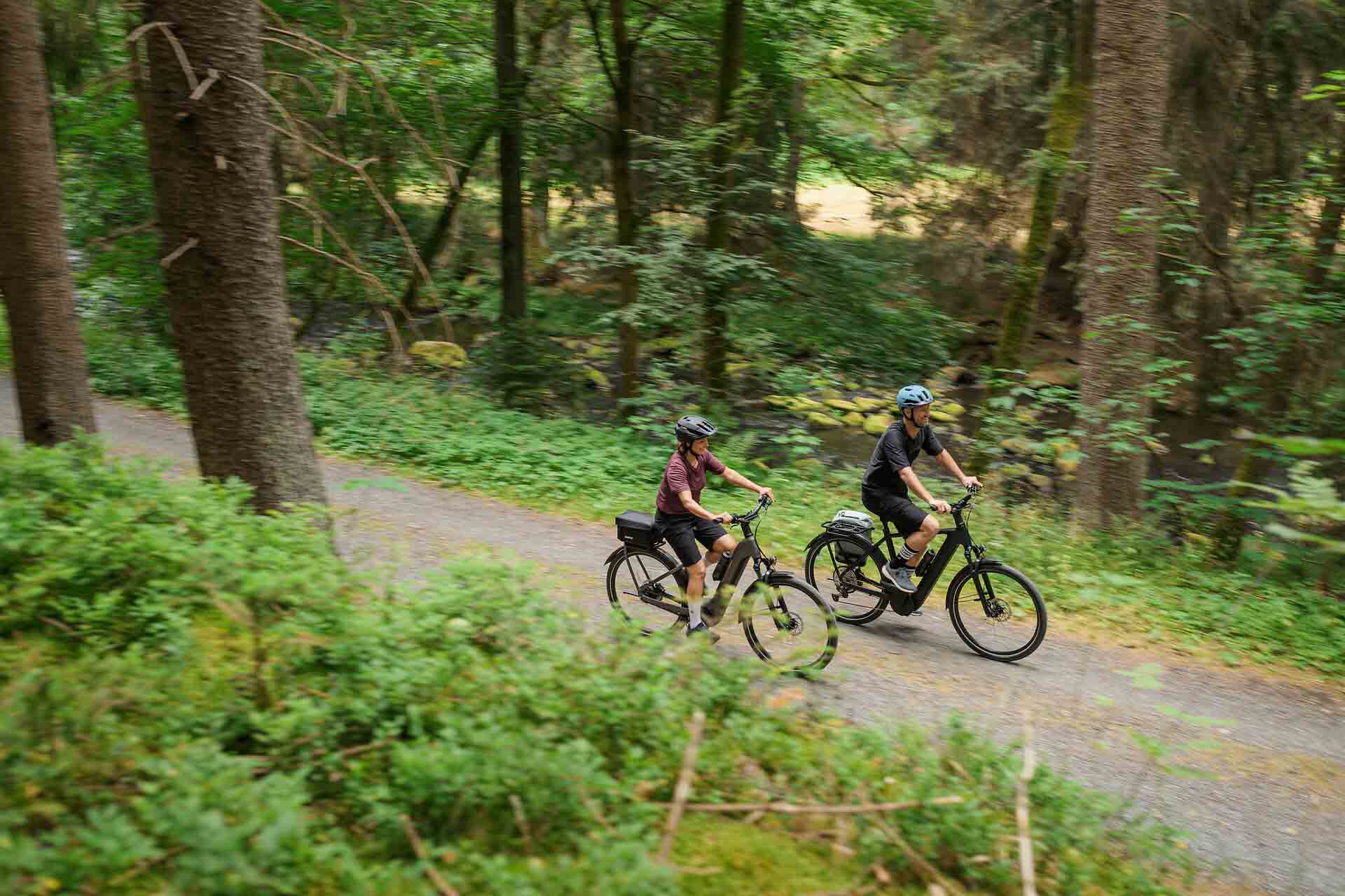 CUBE E-Trekkingbikes auf längerer Tour