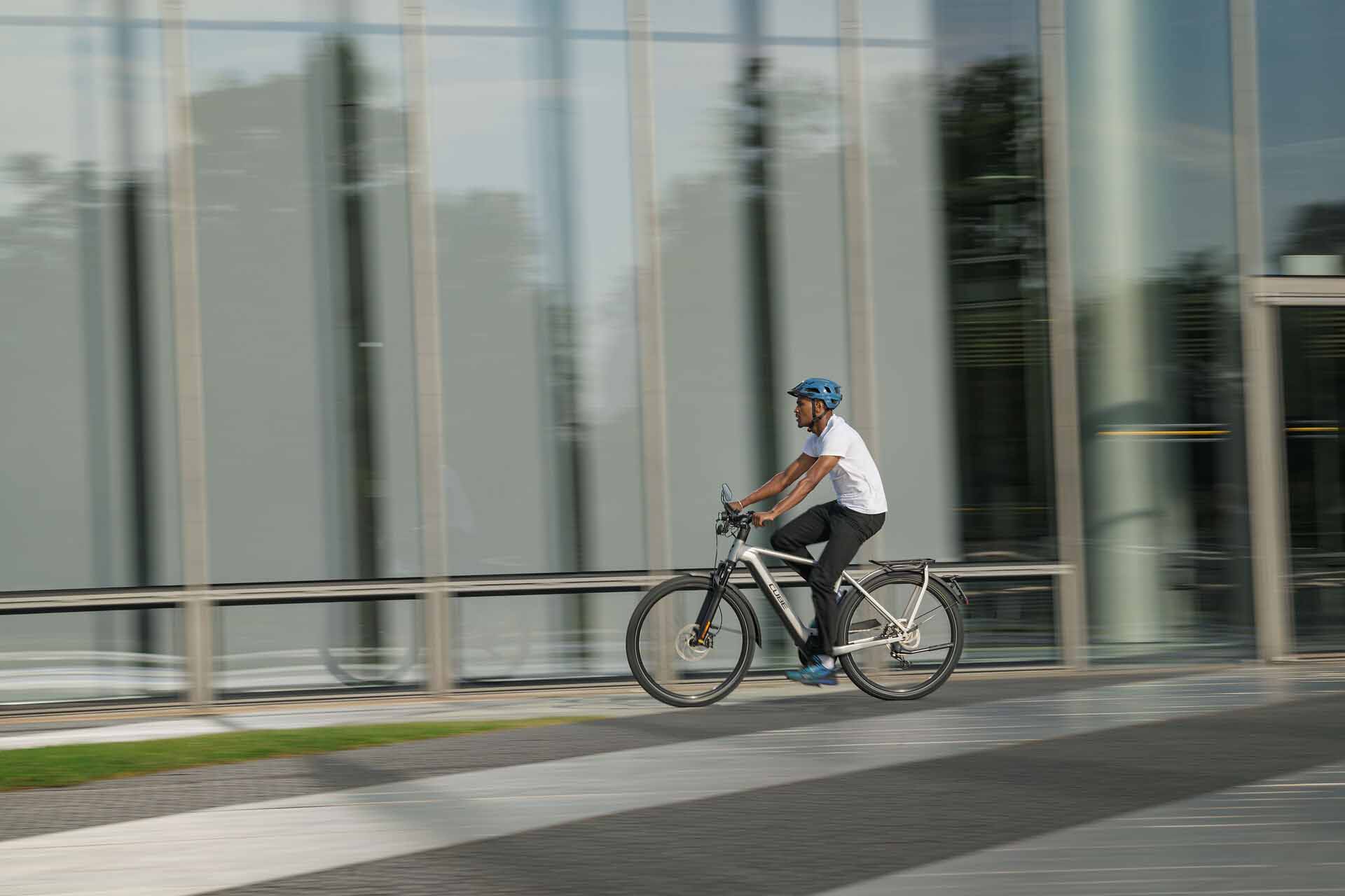 UBE S-Pedelec mit Unterstützung bis 45 km/h auf Straße