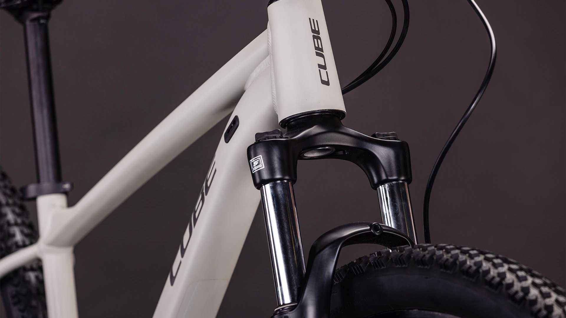 CUBE 26 Aim Pro greige n titan