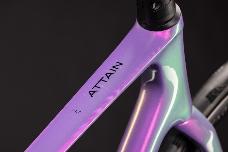 CUBE 27 Attain C:62 SLT cosmicpurple n black